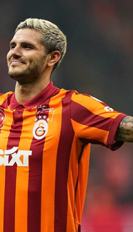 Mauro Icardi presentó sus nuevos botines.