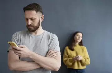 Infidelidad 2.0: cómo afectan los likes y las redes sociales a las relaciones actuales