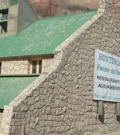 La Hostería Puente del Inca, uno de los inmuebles reasignados.