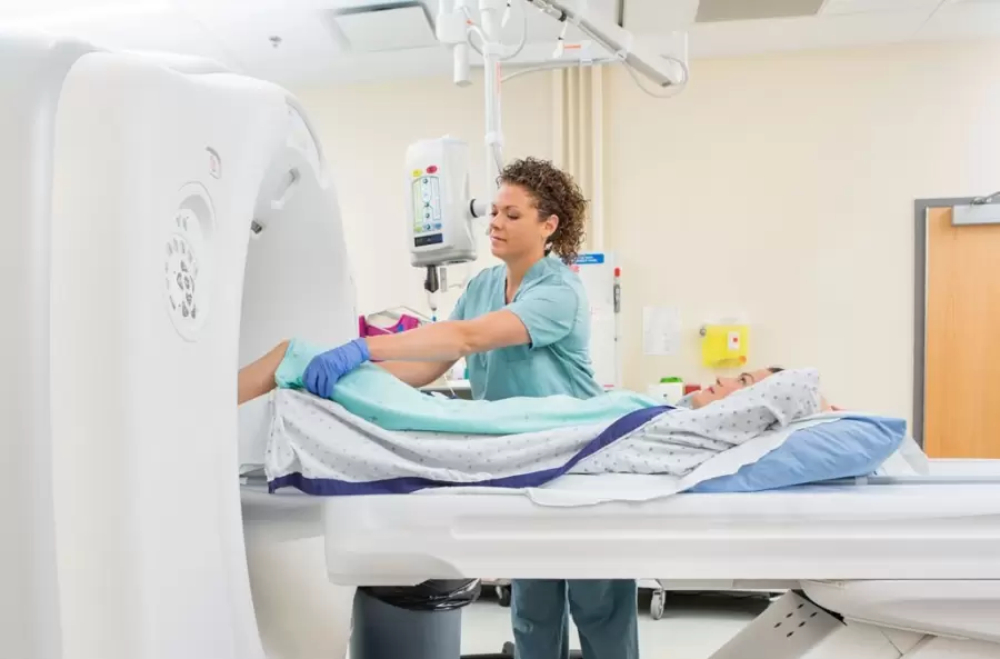 La víctima, herida de gravedad, fue trasladada a un hospital cercano (imagen ilustrativa).