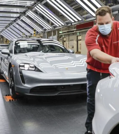 La icónica marca alemana de superdeportivos vive, por ahora, un callejón sin salida.