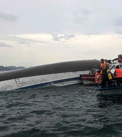 Rescatistas trabajan en la búsqueda de los turistas. (Foto: web)