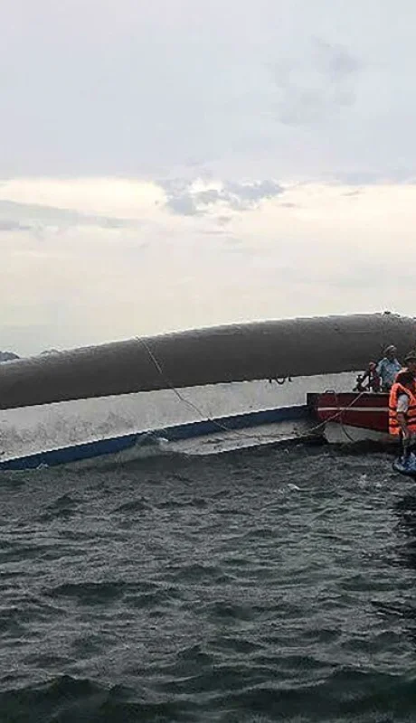 Rescatistas trabajan en la búsqueda de los turistas. (Foto: web)
