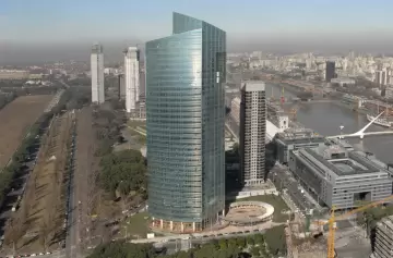 Refuerzan los trámites para evitar la entrega de las acciones de YPF