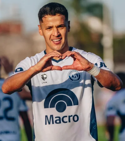 Alex Arce debutó en la red.