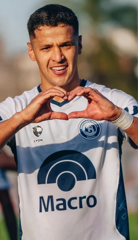 Alex Arce debutó en la red.