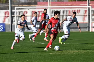 El Deportivo Maipú perdió ante Patronato, pero sigue en el Reducido