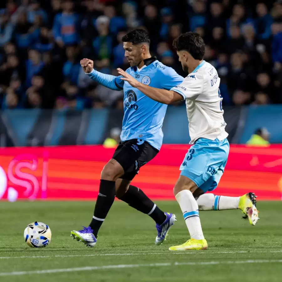 Racing ganó en Córdoba.