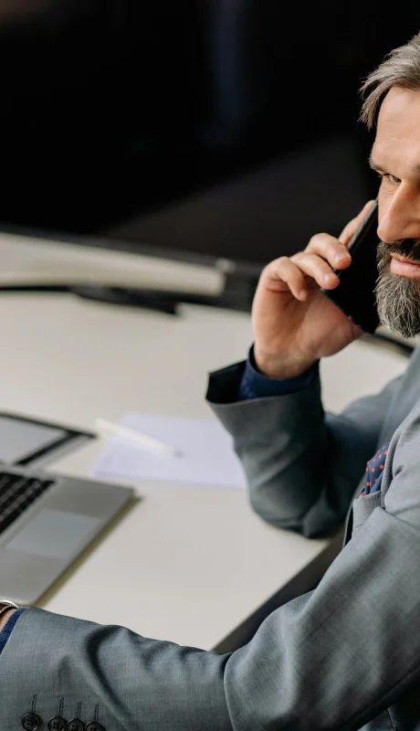 Tienen mucho para dar los hombres y mujeres maduros.