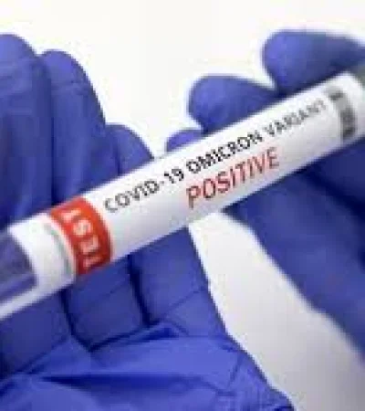 La variante ómicron tiene una alta mutabilidad, lo que fomenta la aparición de subvariantes imprevistas.