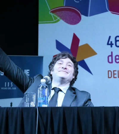 El presidente Milei con el escritor Agustín Laje/