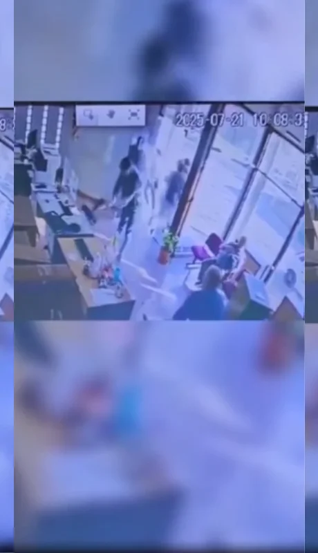 Un hombre rompió toda una oficina estatal porque no le dieron respuestas.