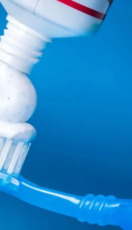 La ANMAT prohibió la venta de un dentífrico por causar lesiones en la boca/ Foto de Archivo