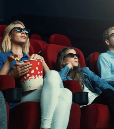 Las familias priorizan las promociones y beneficios para disfrutar sin descuidar su economía.