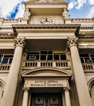 La eliminación de las LEFI liberó miles de millones de pesos que no encontraron destino y dispararon la tasa de interés.