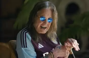 Murió Ozzy Osbourne: su amor por Aston Villa y por el Dibu Martínez