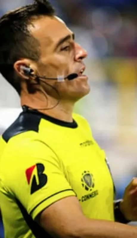 Cristian Navarro asistió a Herrera.