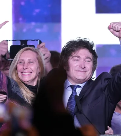 Karina y Javier Milei.