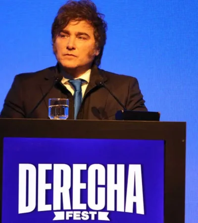 Milei discursea para su tropa propia