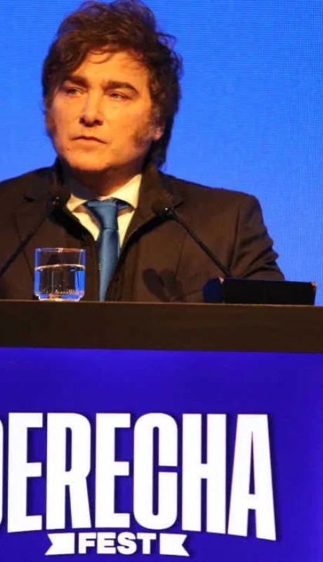 Milei discursea para su tropa propia