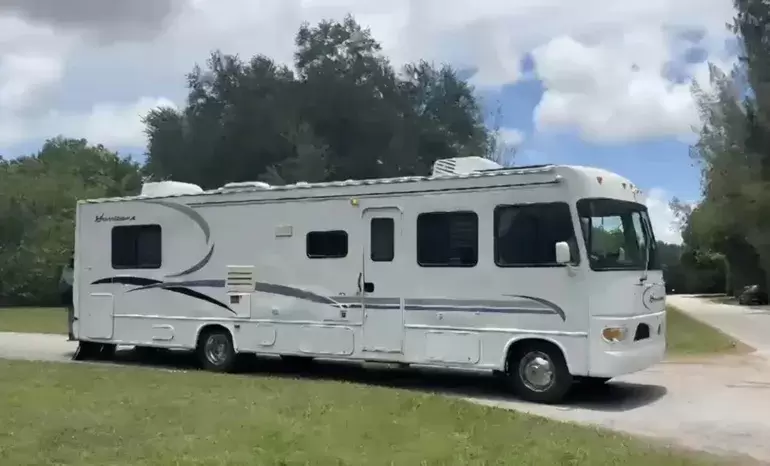 La anhelada travesía para autodeportarse quedó frustrada, apenas daba comienzo.