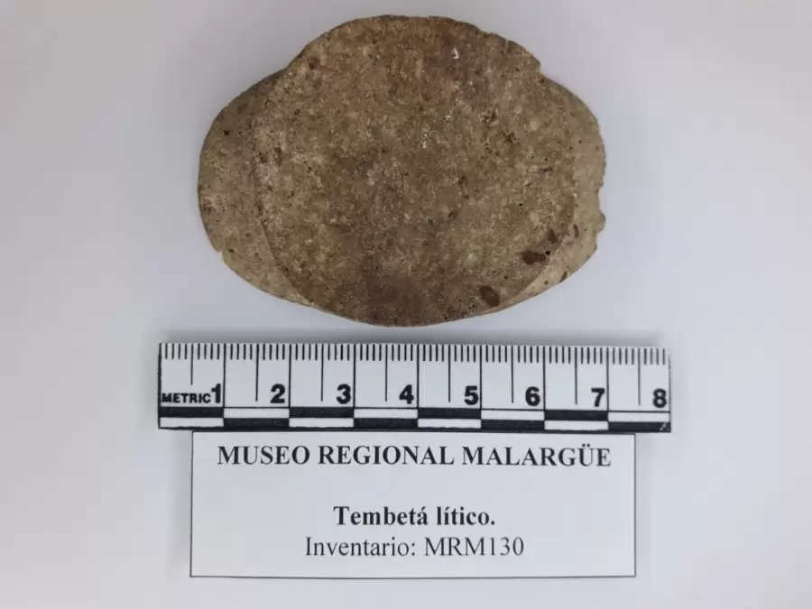 Tembetá lítico. Museo regional Jorge Luna. Malargüe.