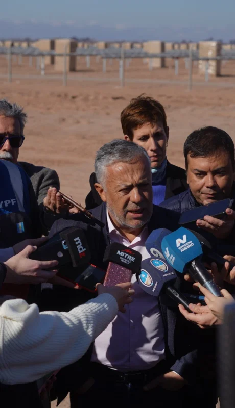 "Con este parque ya pasamos a ser superhabitarios: producimos más energía en Mendoza de la que consumimos" (A. Cornejo)