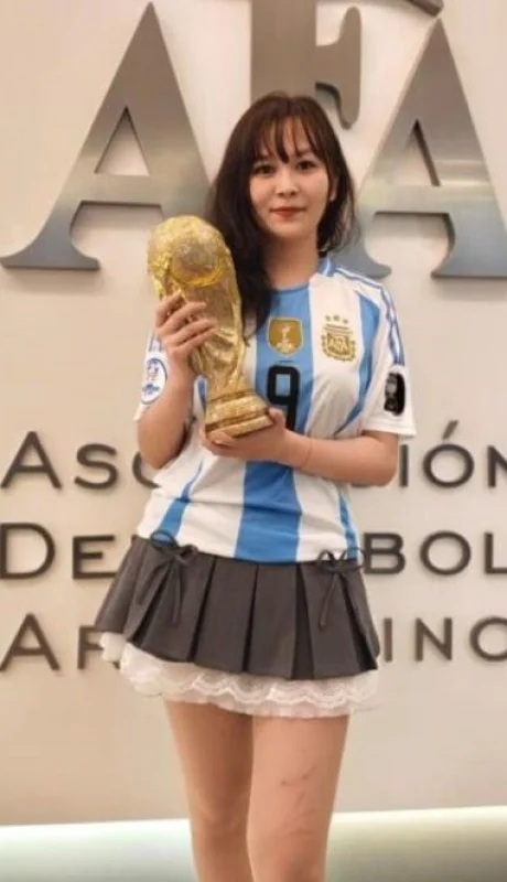 La joven visitó el predio de la AFA