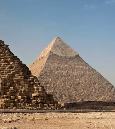 Egipto bajo tierra: descubren estructuras inéditas junto a las pirámides de Giza.