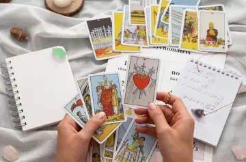 Sanar relaciones y avanzar: el poder oculto del tarot terapéutico