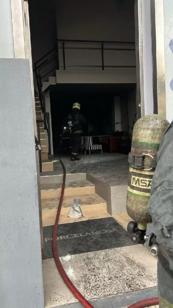 Bomberos, policías y ambulancias. Pero ningún herido.