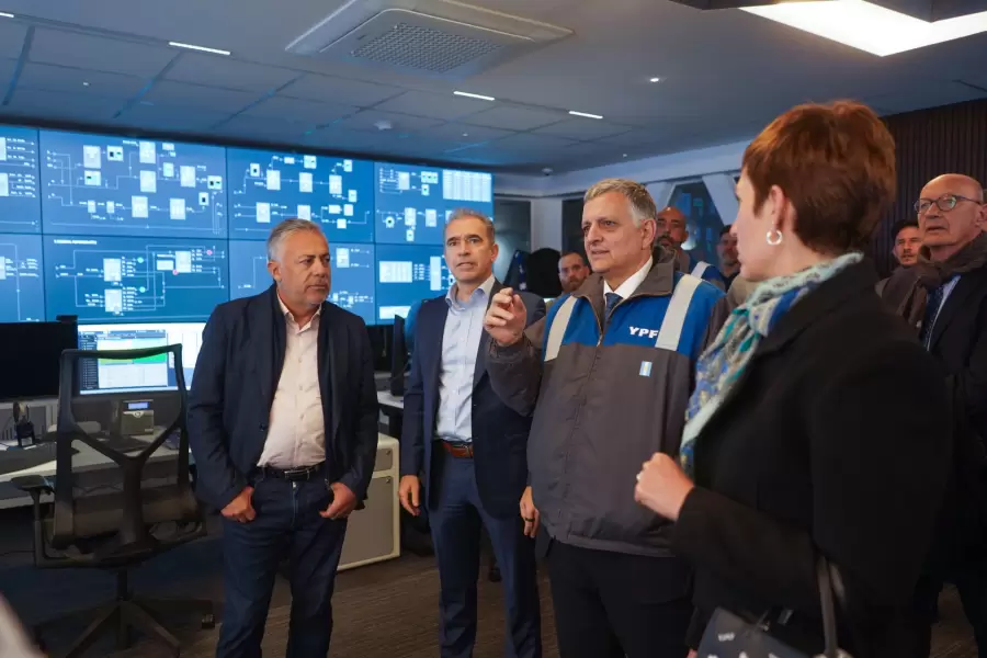 Alfredo Cornejo en YPF.