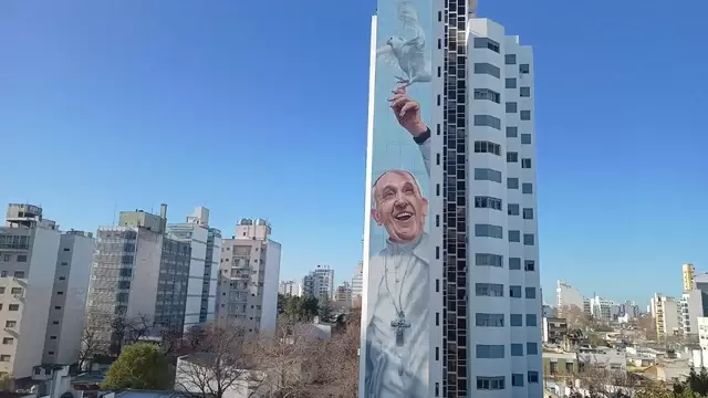 El impresionante mural que recuerda al Papa argentino. (Foto: web)