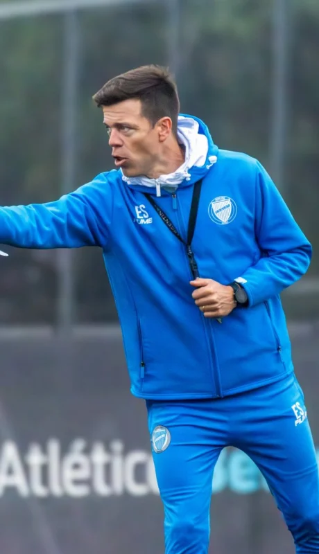 Esteban Solari está en la cuerda floja.