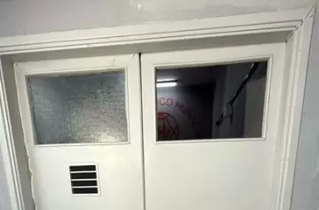 Merentiel salió enojado, rompió un vidrio y se profundiza la crisis de Boca