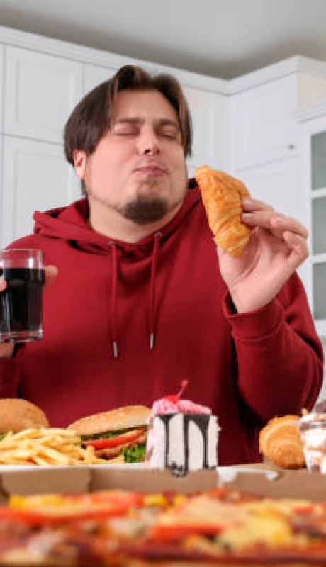 Persona cena pesado.