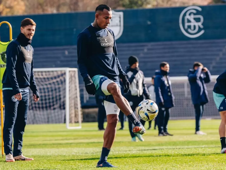 Independiente Rivadavia enfrenta a Central Córdoba por Copa Argentina.