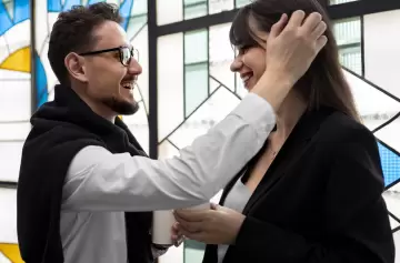 Amor en el entorno laboral: lo que hay que saber antes de involucrarse