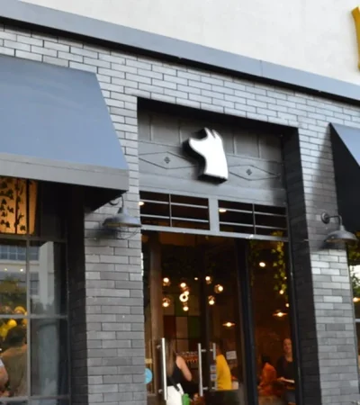 Cambia la marca. Menos la primera letra.