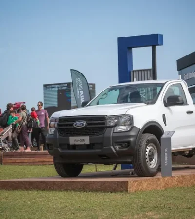 Ford Ranger cabina simple.