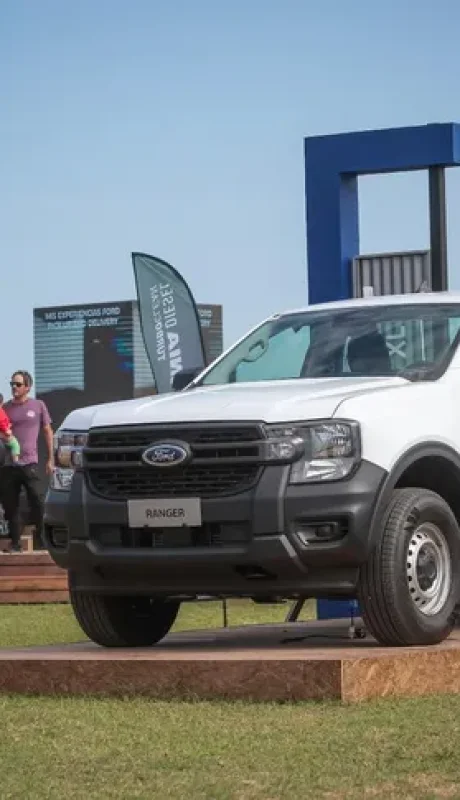 Ford Ranger cabina simple.