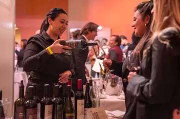 Más de 130 bodegas, gastronomía y música, en la feria de vinos del Hilton Mendoza