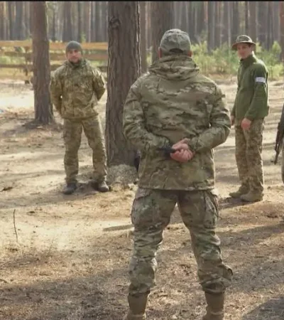 La nueva reglamentación en tiempos de guerra ya no tiene límites de edad para ser enrolado en las fuerzas armadas.