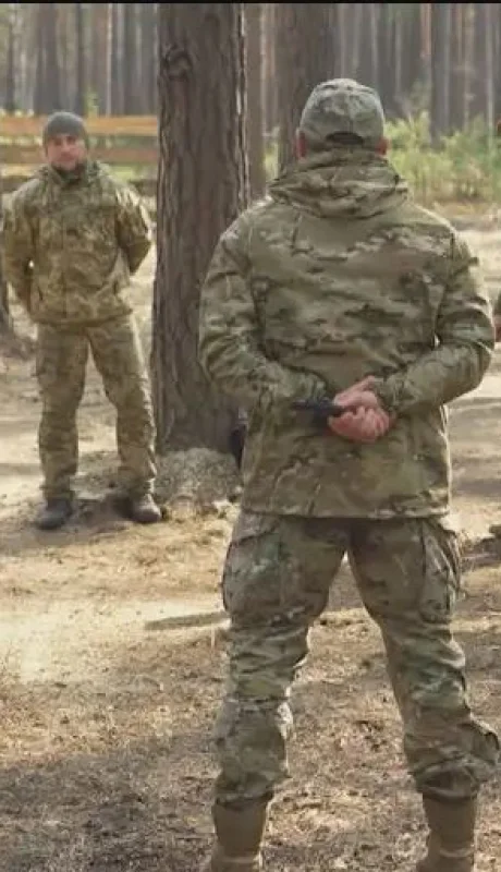 La nueva reglamentación en tiempos de guerra ya no tiene límites de edad para ser enrolado en las fuerzas armadas.