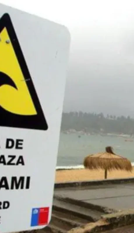 Los servicios de emergencia y alerta en Chile evalúan donde impactará con más violencia la onda expansiva marina.