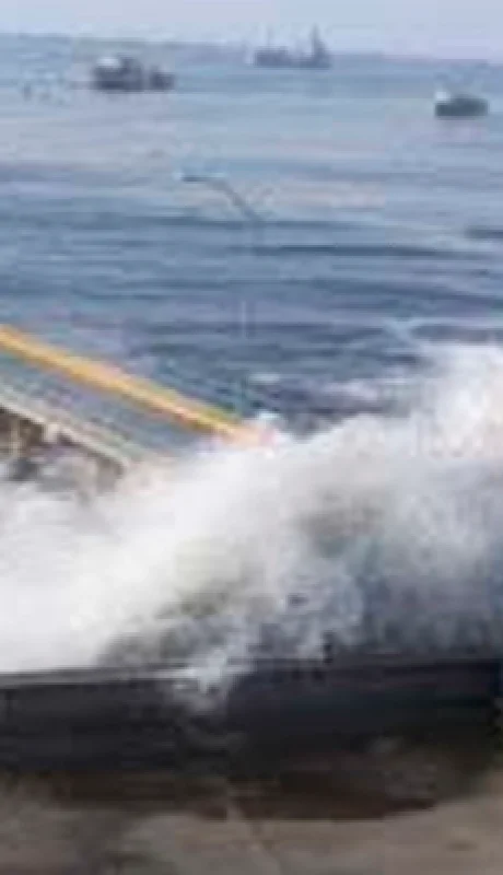 La marina peruana se mantiene en vigilia y va a esperar más tiempo antes de flexibilizar sus medidas de seguridad.