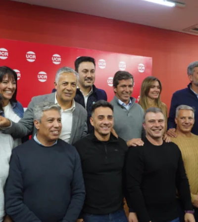 Integrantes de la reciente lista de unidad presentada por la UCR en Mendoza para las próximas elecciones.
