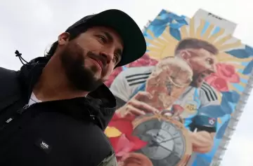 De pintar el mural más grande de Messi a ser condenado por abuso