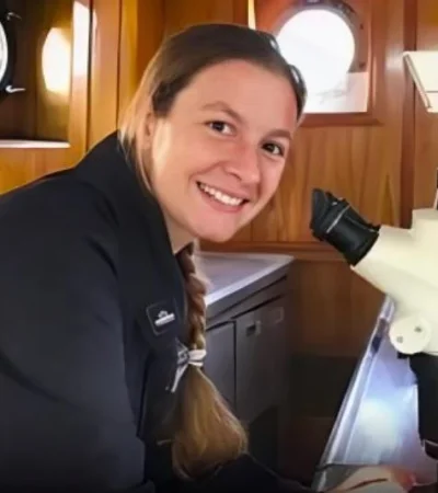 Nadia Coralina. Científica.