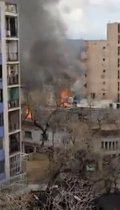 Incendio en pleno centro: Colón y 25 de Mayo, esquina complicada.